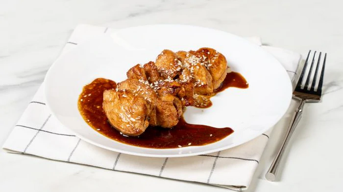 Pollo frito en salsa de soja: una receta para un plato rápido